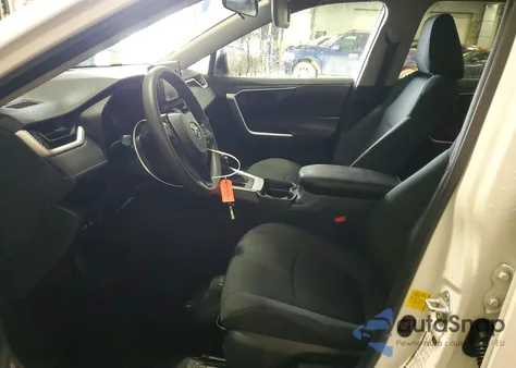 2021 Toyota Rav4 Le z USA, uszkodzony, nr VIN 2T3F1RFVXMC190472